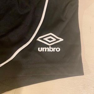 Umbro Soccer Shorts boys/girls Size Medium